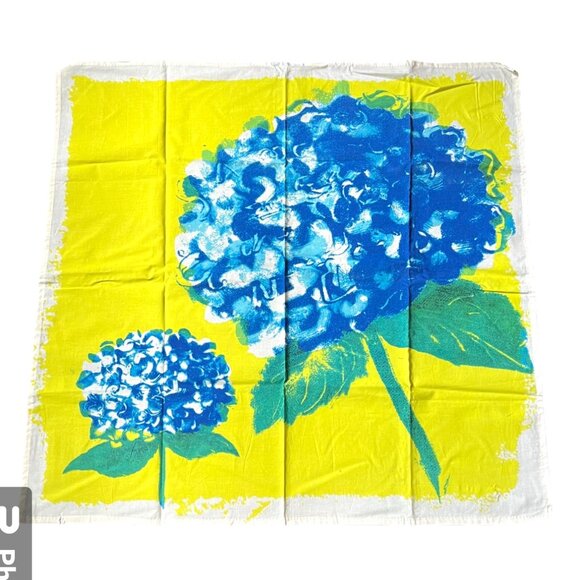 LUSH Limited Edition "Hydrangea" 100% Organic Cotton Knot Wrap, 26" x 27" - Picture 7 of 7